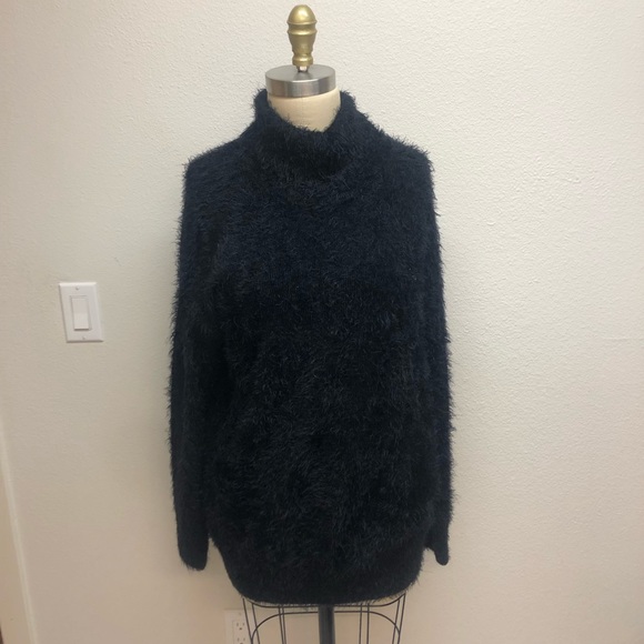 Forever 21 black soft furry turtleneck sweater L - Picture 2 of 3